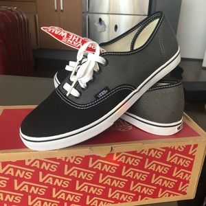 Vans Authentic Lo Pro - new with tags